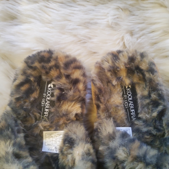 Koolaburra Slides VGUC Size 8 - Picture 2 of 9